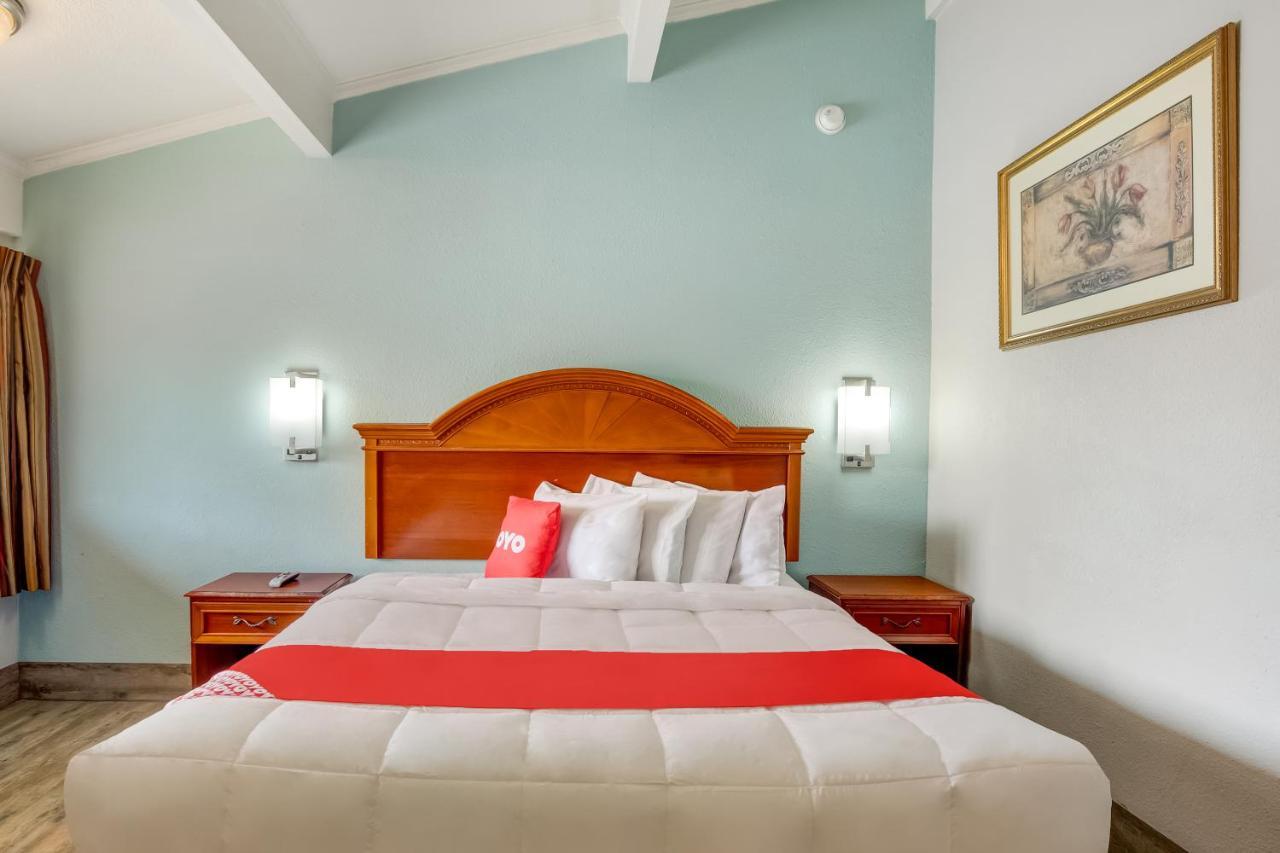 Oyo Hotel Lake Charles La I-10 Exterior photo